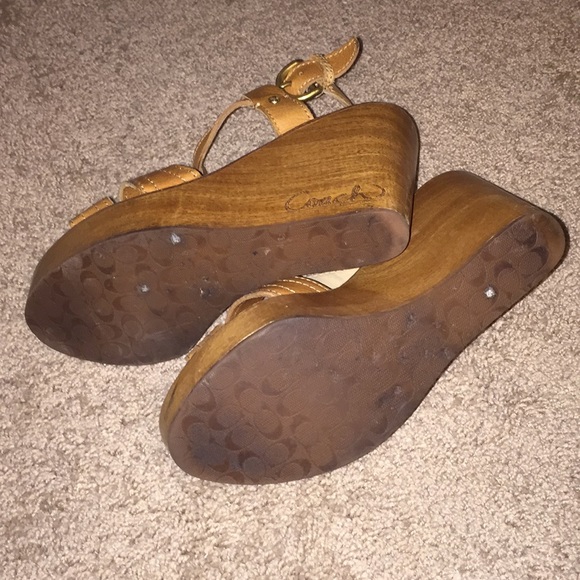 Coach sandals in size 5 - Picture 4 of 4
